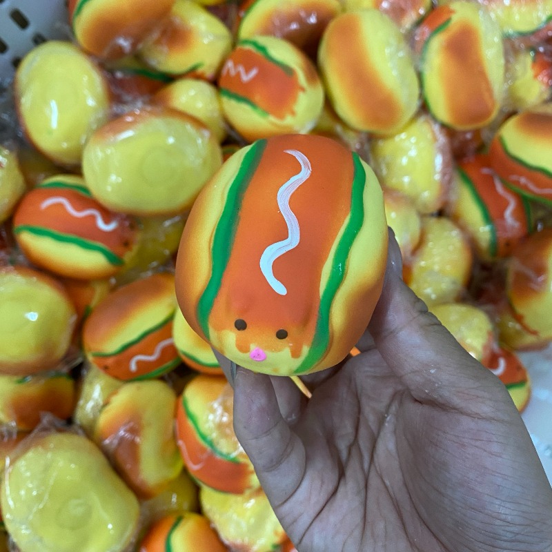 ลูกบอลบีบสัมผัสนุ่มรูปหมูฮอทดอ - Dog Toys บทวิจารณ์และราคา